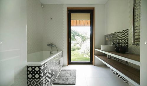 衛生間的瓷磚,居然可以鋪的這么美